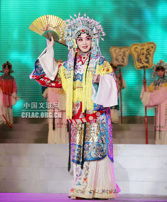 李胜素表演京剧《贵妃醉酒》选段