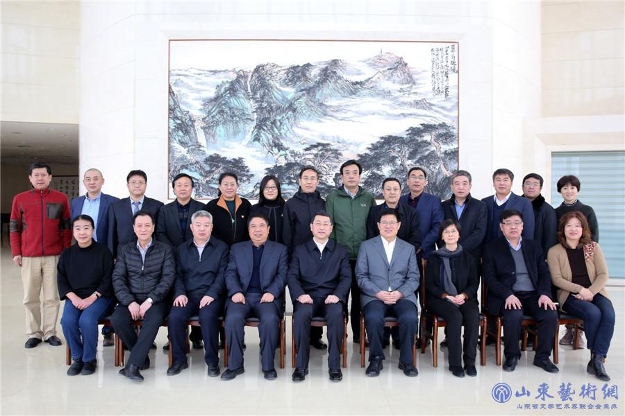合影.jpg 合影.jpg