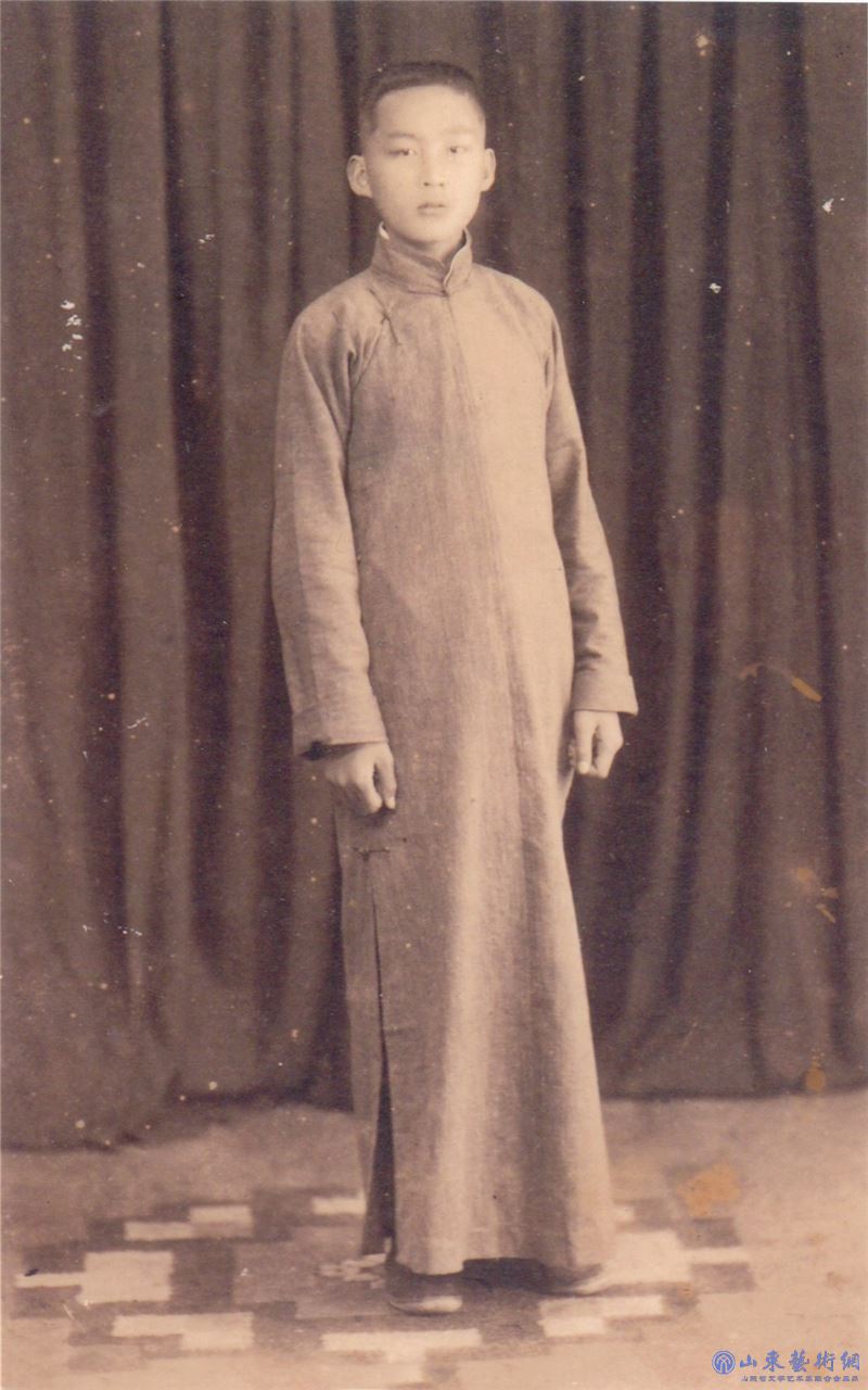 2,王印泉少年时代(摄于青岛).jpg 2,王印泉少年时代(摄于青岛).jpg