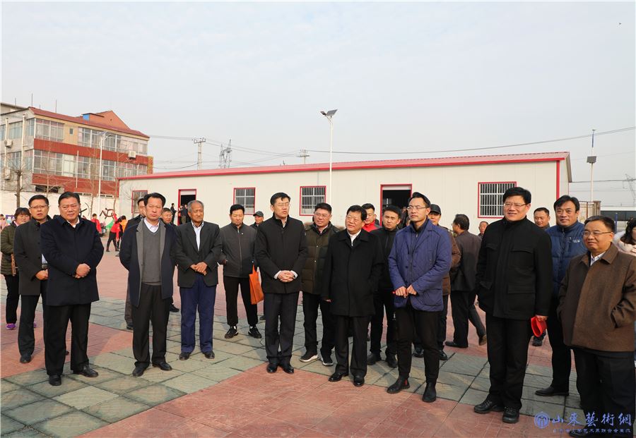 1.调研组听取羊里镇文艺志愿服务工作开展情况介绍.jpg 1.调研组听取羊里镇文艺志愿服务工作开展情况介绍.jpg