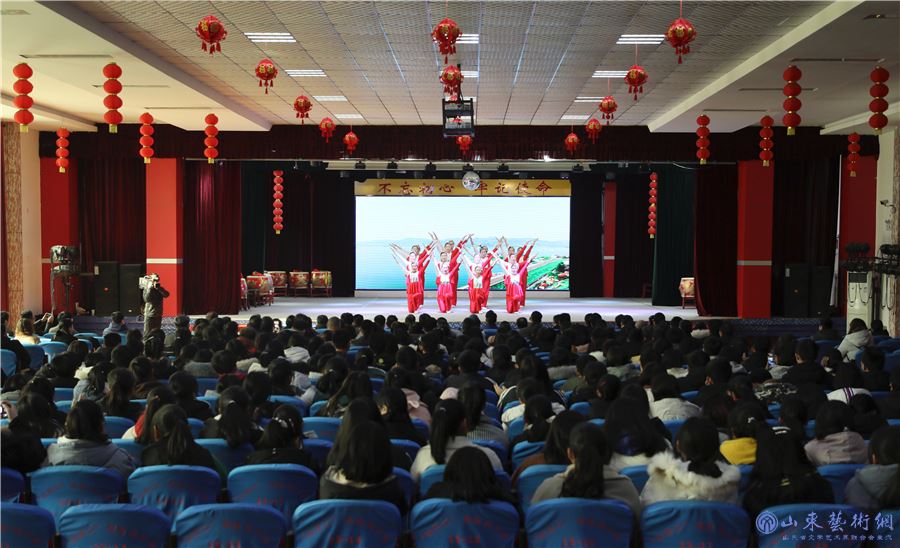 7.“百姓春晚”优秀文艺节目展演.jpg 7.“百姓春晚”优秀文艺节目展演.jpg