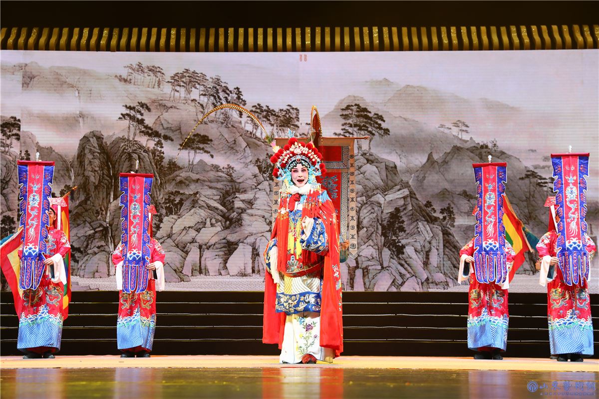 12李新花.jpg 12李新花.jpg
