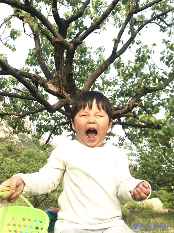 《爱笑的珊珊》朱自立.jpg