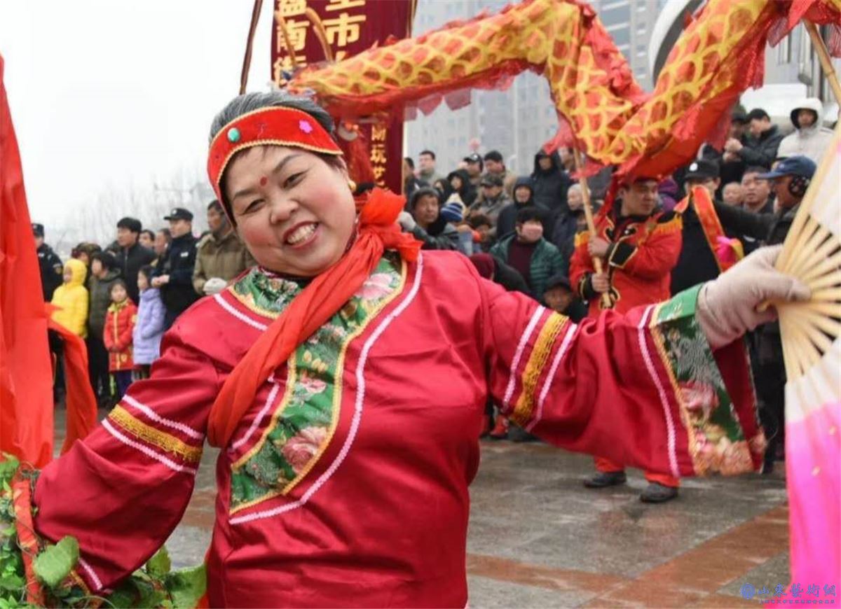 《幸福扭起来》杨文秀  摄.jpg