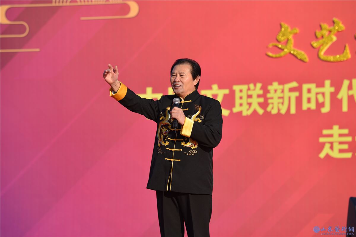 济南市非物质文化遗产口技项目代表传承人苗龙表演口技《鸟语花香》.JPG