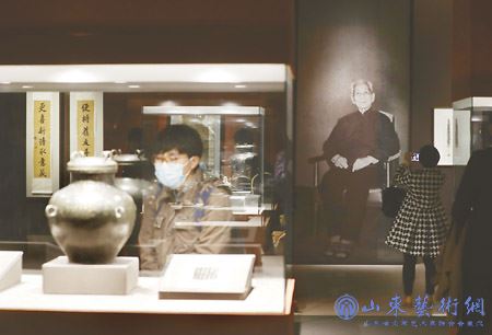 “有容乃大——容庚捐赠展”展览现场.jpg “有容乃大——容庚捐赠展”展览现场.jpg