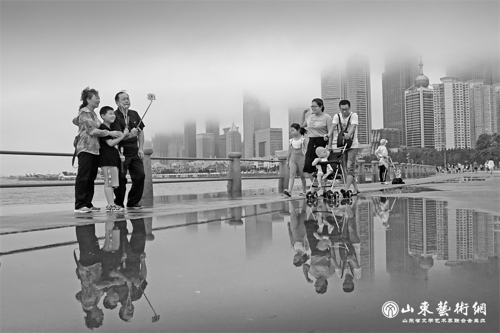 海岸线的夏天(组照一:雨后).jpg 海岸线的夏天(组照一:雨后).jpg
