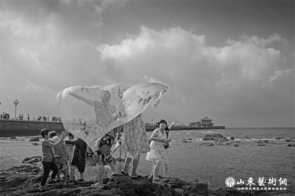 海岸线的夏天(组照五:魅影).jpg 海岸线的夏天(组照五:魅影).jpg