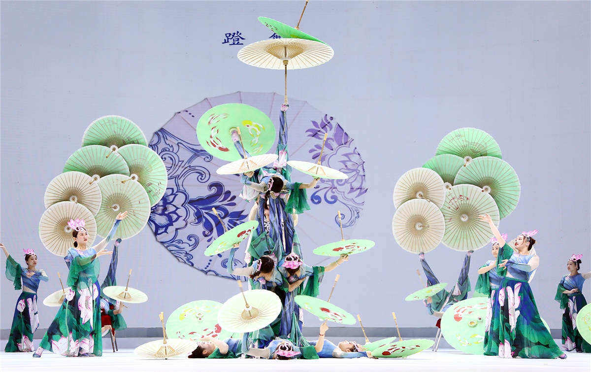 3.《蹬伞》.jpg