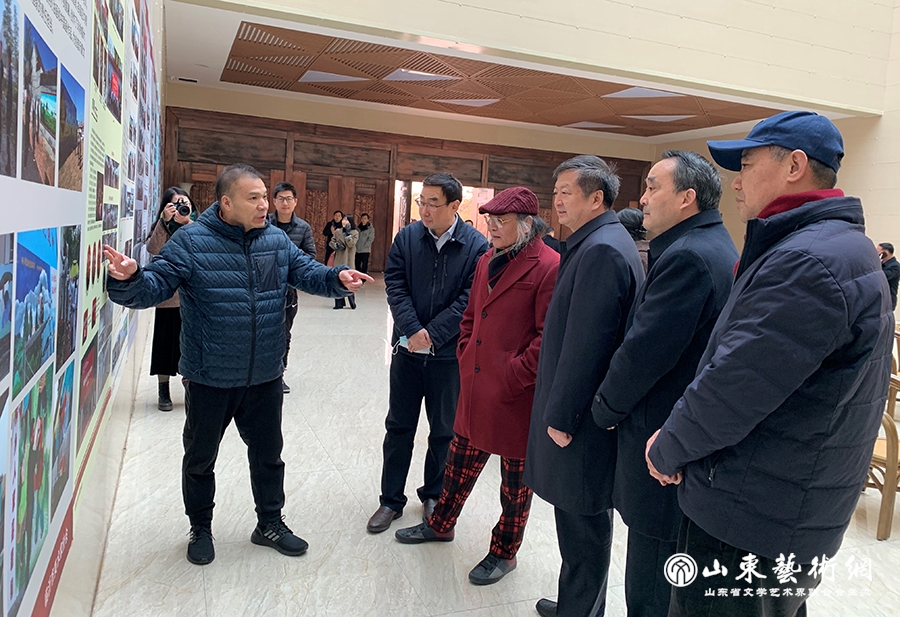 8-1展览现场.jpg 8-1展览现场.jpg