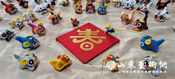 作者:刘培宗 作品:百虎迎春局部.jpg 作者:刘培宗 作品:百虎迎春局部.jpg
