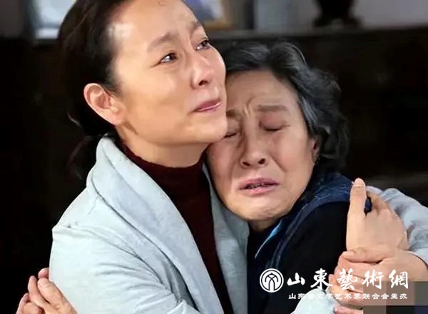 1电视剧《晚婚》中的奚美娟与王玉梅.jpg