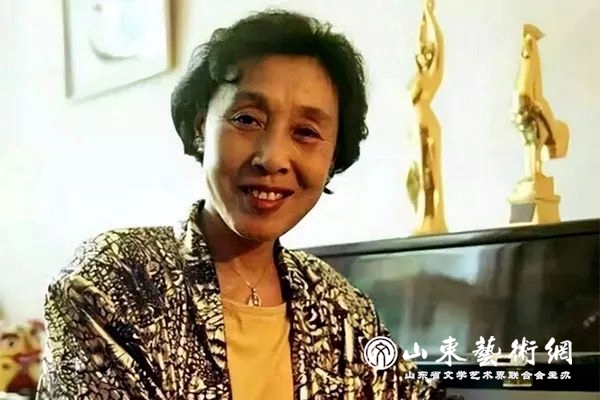 4表演艺术家王玉梅.jpg