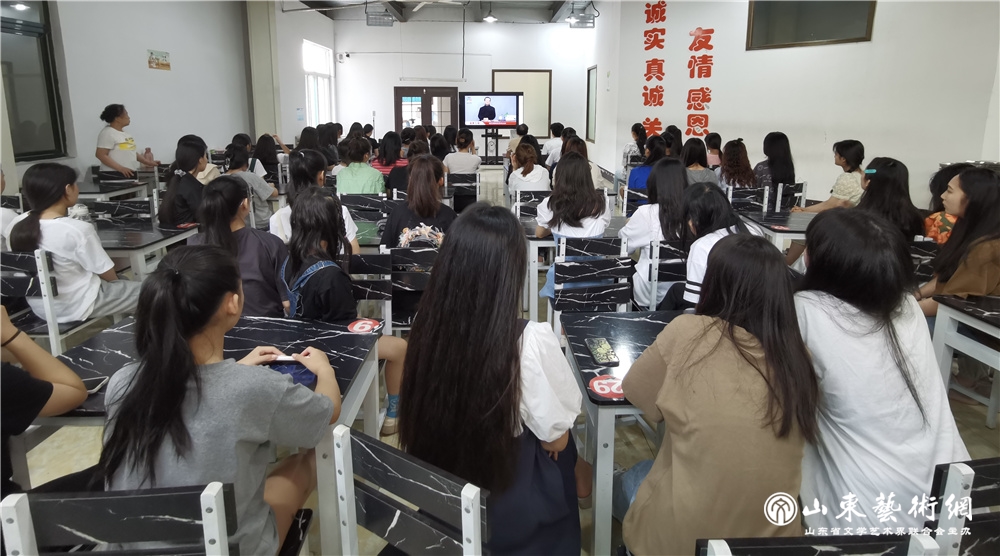 山东青春舞蹈职业学校.jpg 山东青春舞蹈职业学校.jpg