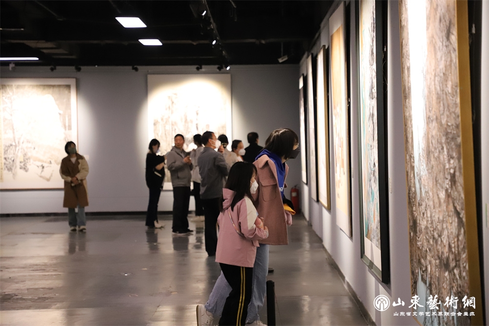 12展览现场.jpg 12展览现场.jpg