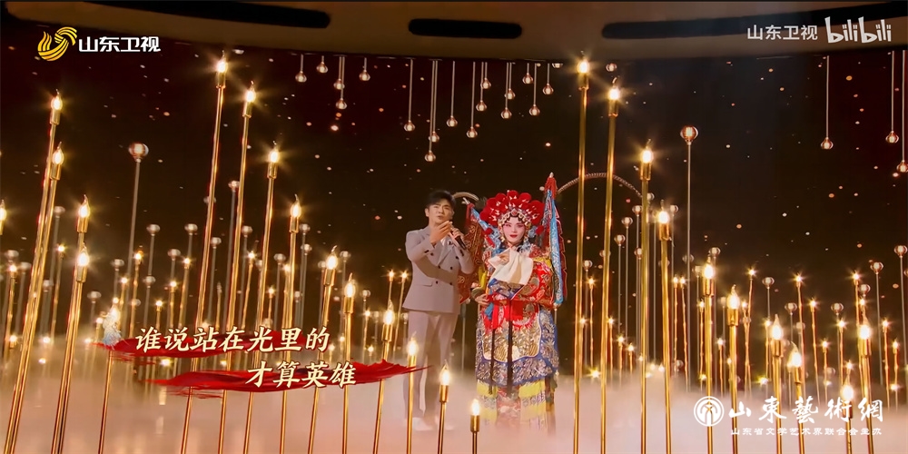 图3 张晓龙与尹春媛演绎戏腔版《孤勇者》.jpg 图3 张晓龙与尹春媛演绎戏腔版《孤勇者》.jpg