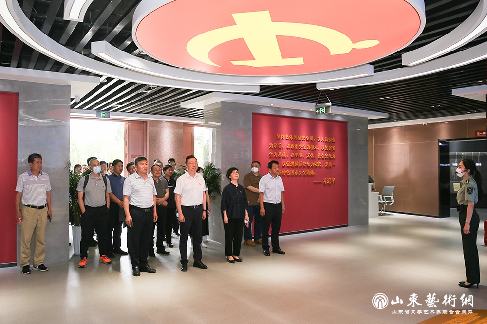 GUO_8018.jpg GUO_8018.jpg