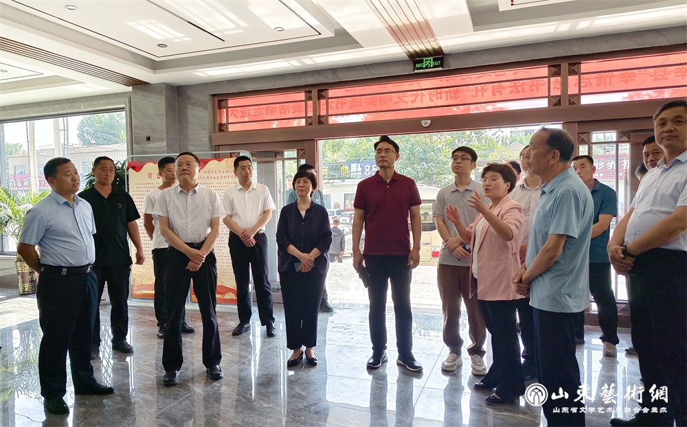 参观大王寨新时代文明实践所.jpg 参观大王寨新时代文明实践所.jpg