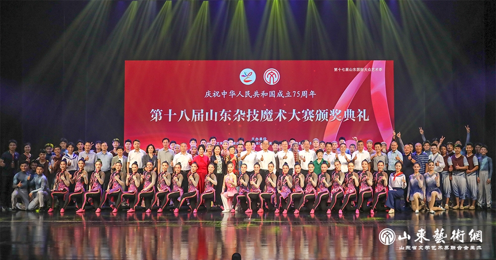 合影.jpg