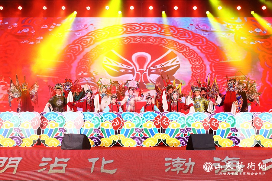 2025年9月22日,山东省第八届农民戏剧展演月活动在滨州沾化区开幕。.JPG