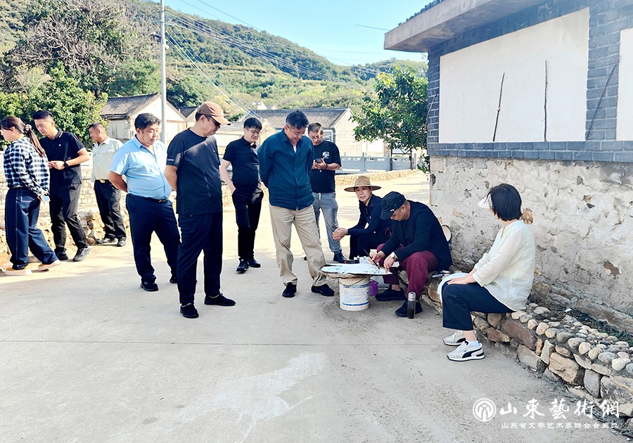 4-1艺术家写生采风现场.jpg