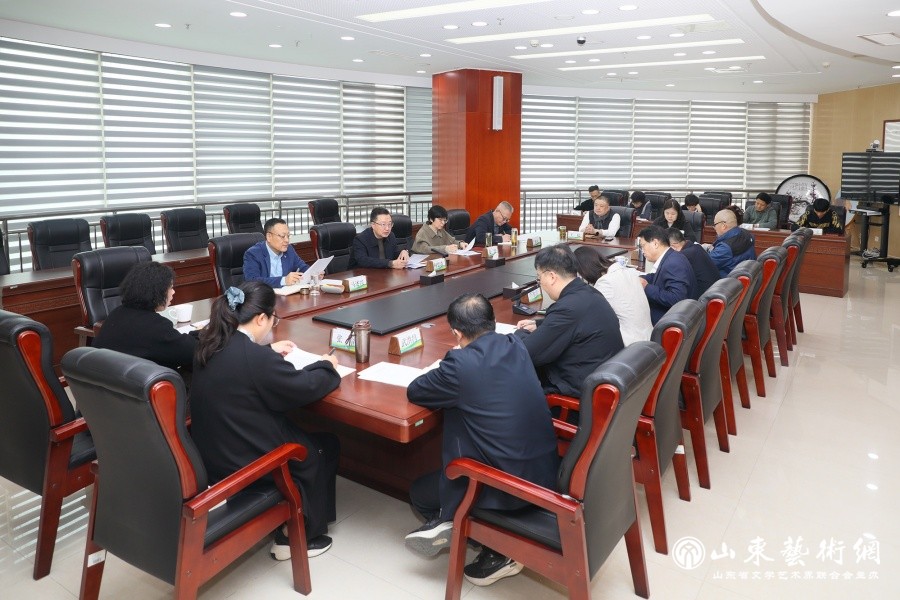 10.30中心组学习四中全会.jpg