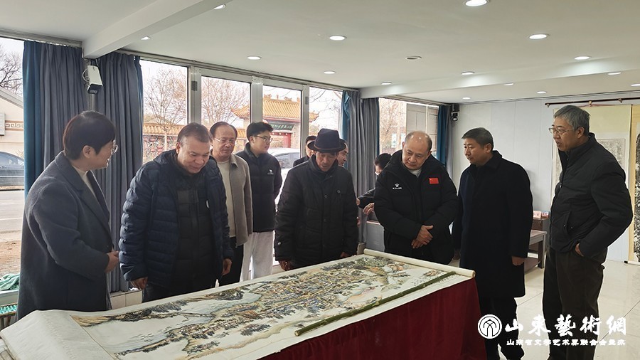 2省美协验收组在济南济阳区实地考察.jpg