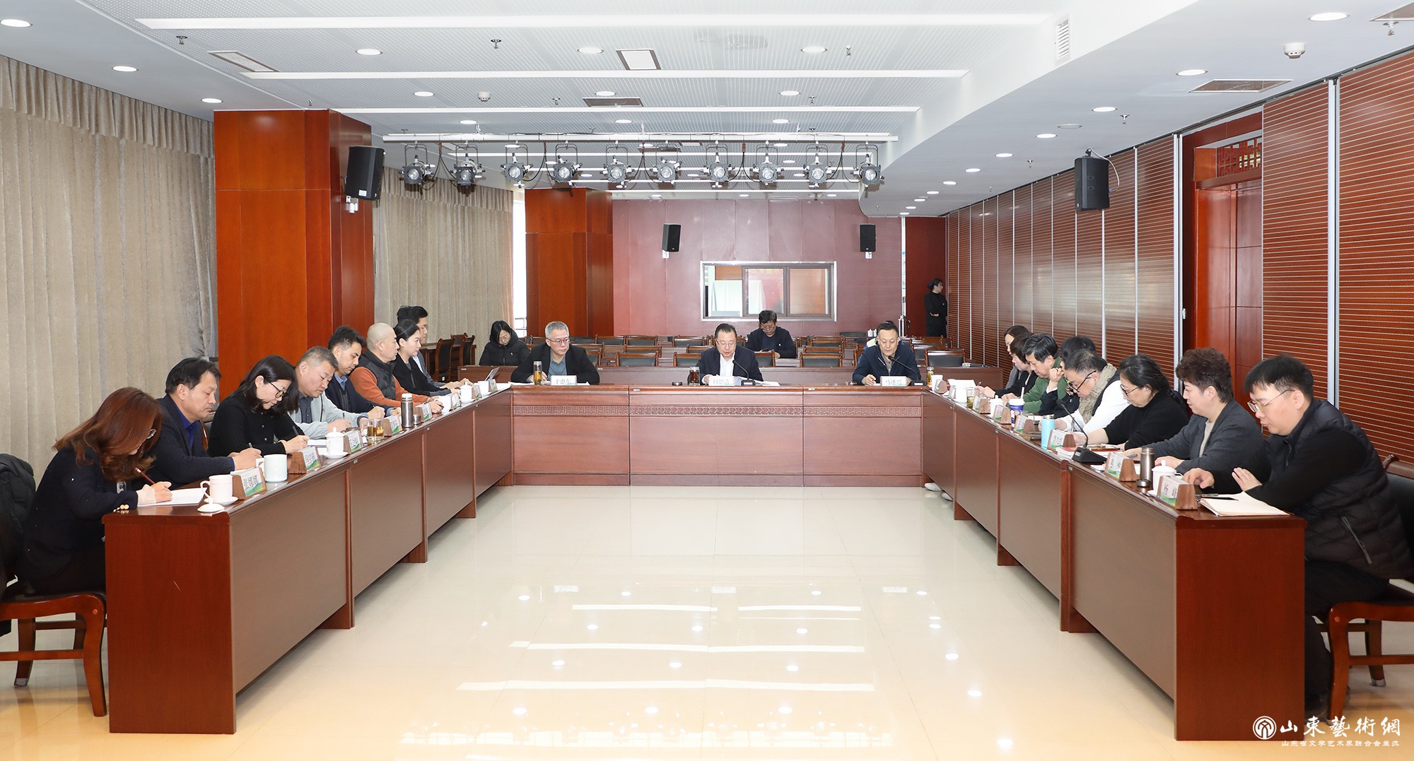 2.4 协会主席会议.jpg