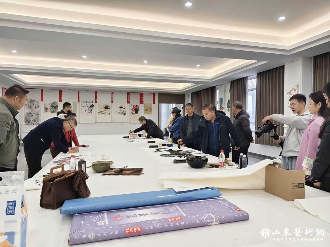 7艺术家在乡村美术馆开展文艺志愿服务.jpg
