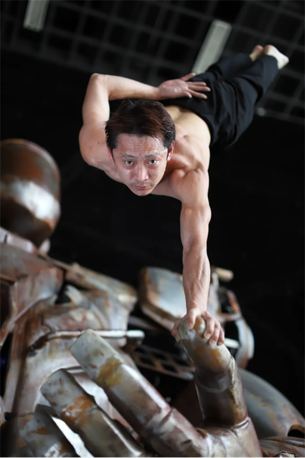 孔海涛-杂技演员-简历0.png